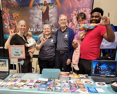 Photo from Deaf Expo in Connecticut tract display with people