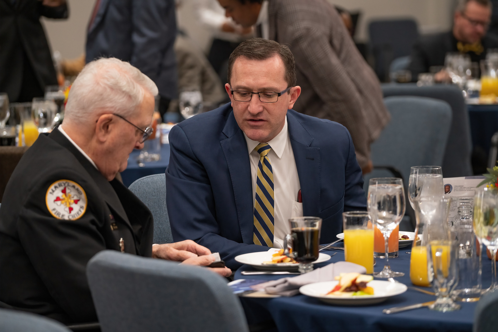 Jan 2023 NAD prayer breakfast attendees enjoy conversation and breakfast