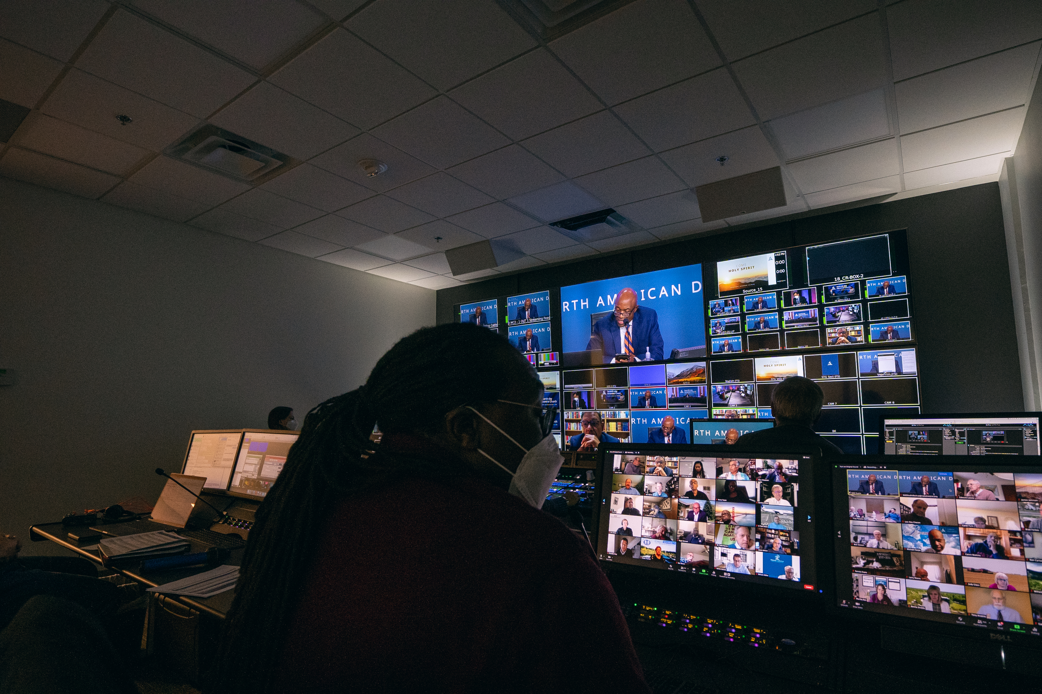  Robert Baker, member of the NAD Year-End Meeting productions team, monitors members of the executive committee on Zoom prior to breakout session on the division’s 2020-2025 strategic plan. Photo: Pieter Damsteegt