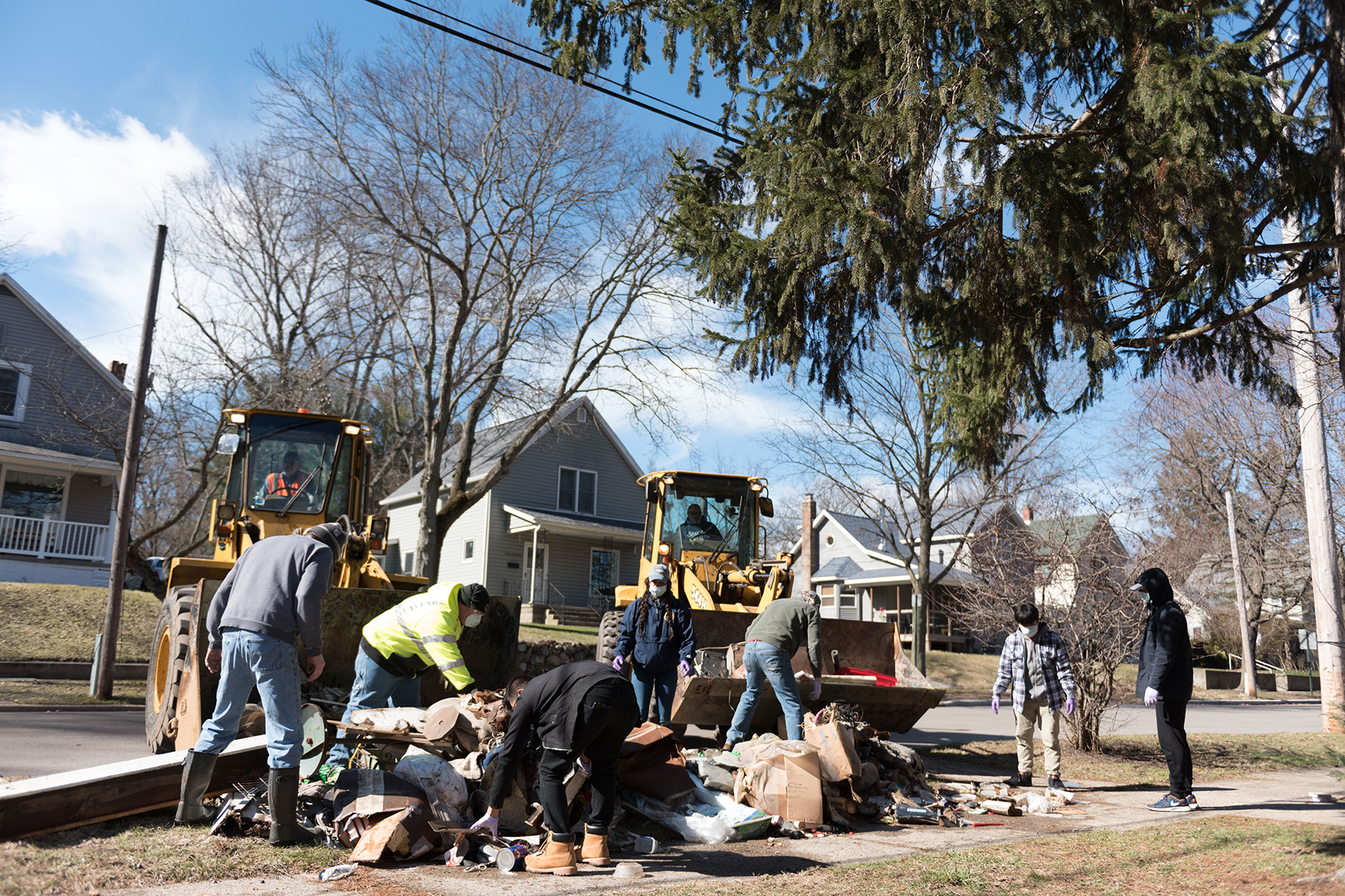 Andrews students, faculty and staff assist with flood clean-up efforts in Niles, Michigan.