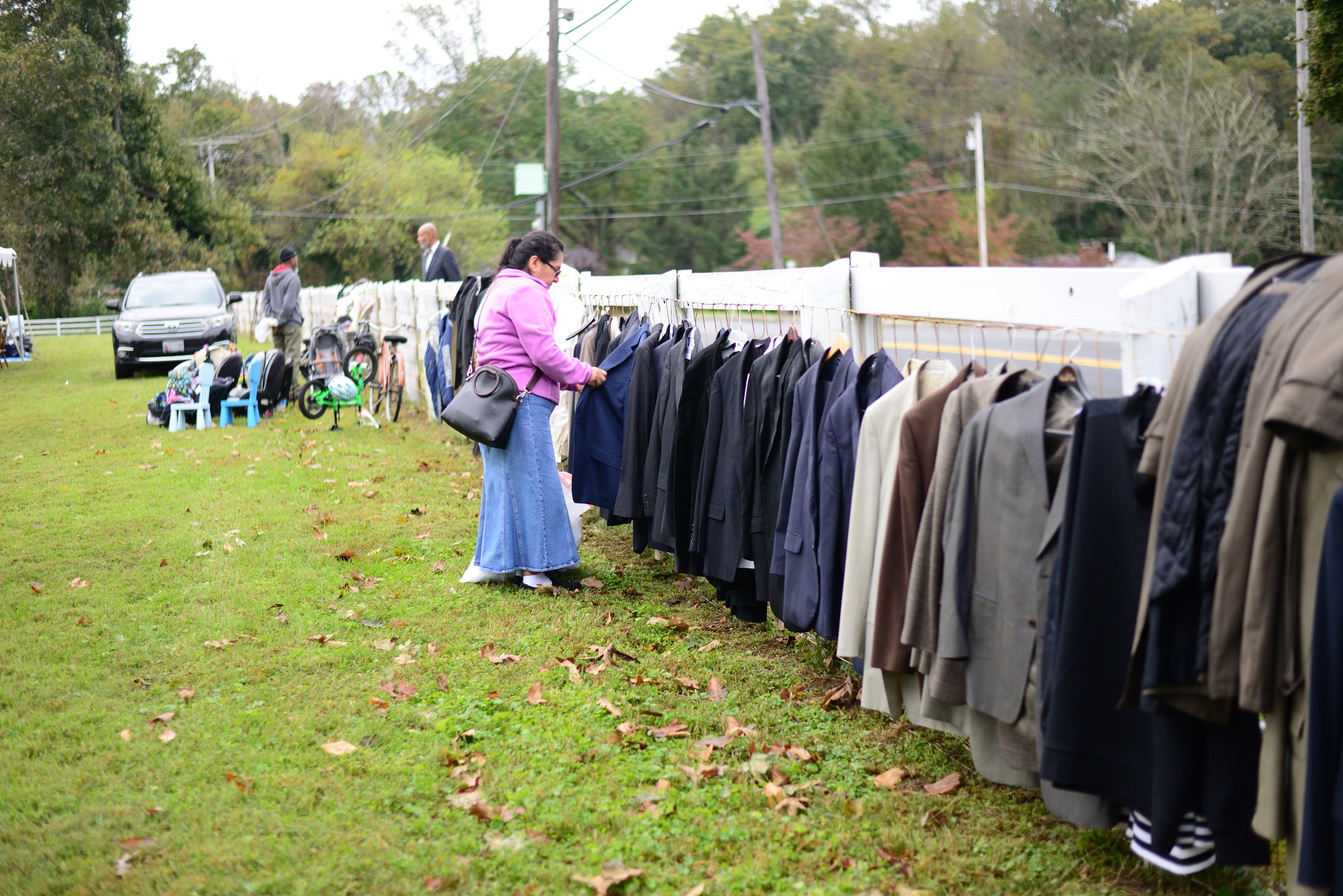 Each year Brinklow church organizes a free yard giveaway for the public (Photo: Sheldon Kennedy) 