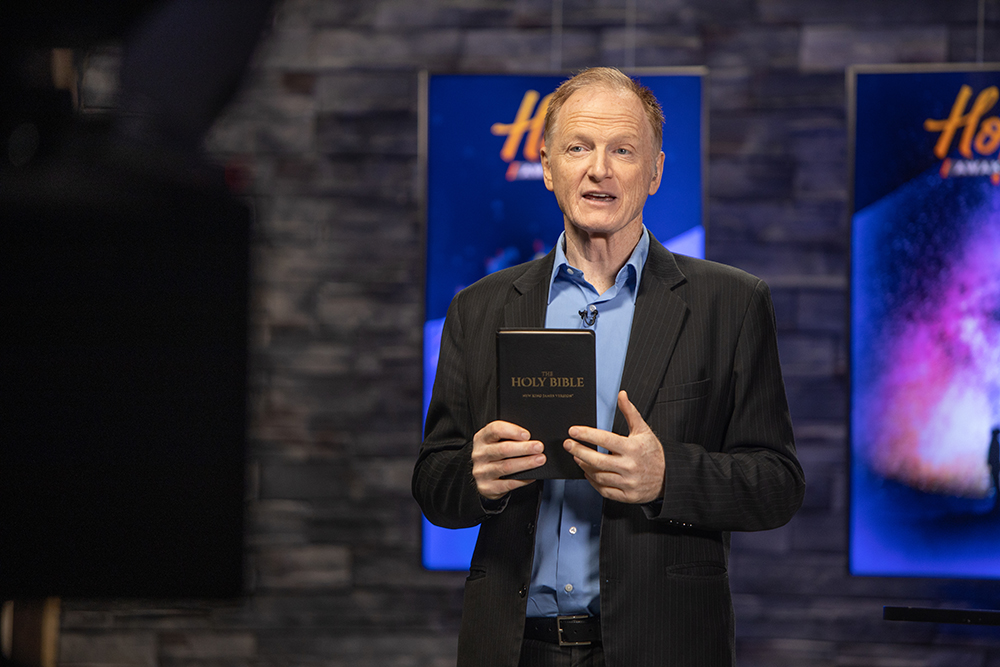 Pastor John Bradshaw preaches during Hope Awakens, the first It Is Written virtual series.