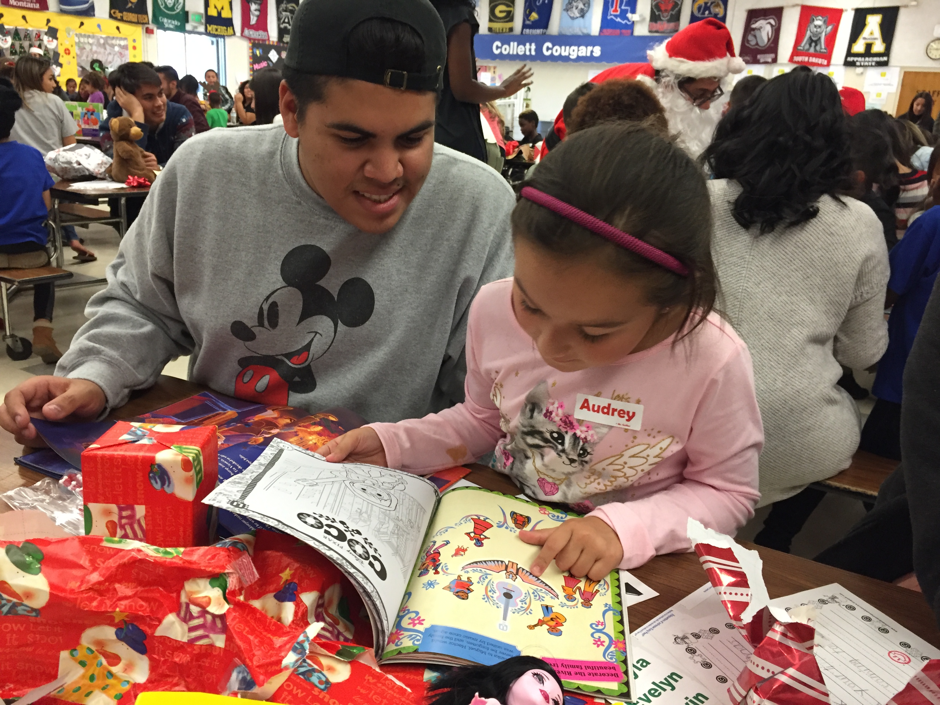 la-sierra-christmas-outreach-books