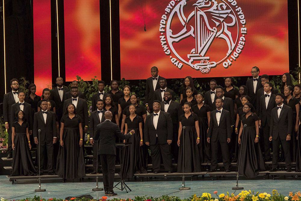 Aeolians performing