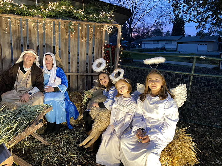 Orangevale Christmas drive-thru nativity kids