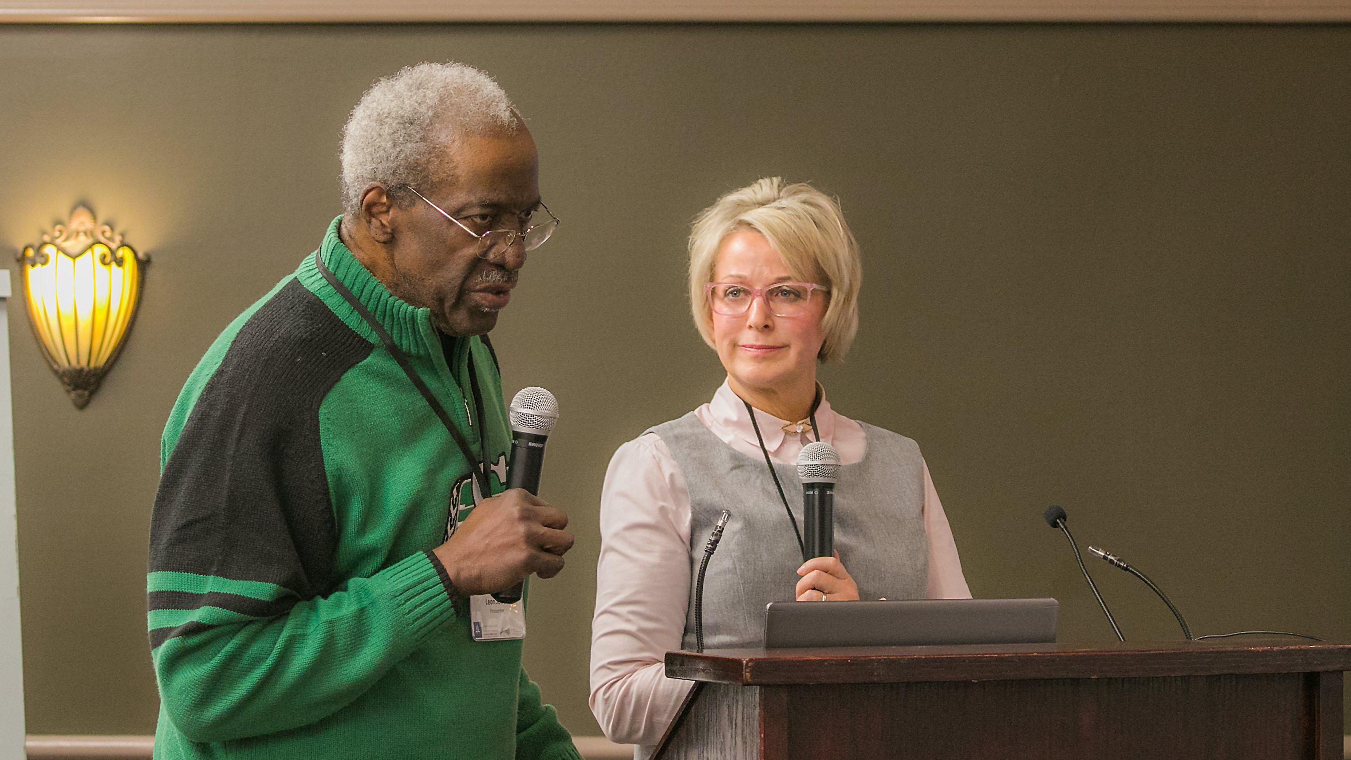 Leon Jones shares his health testimony as Glenda Nischuk looks on during the NAD Health Ministries Department training with the Manitoba-Saskatechewan Conference health team, which co-sponsored the weekend event. 