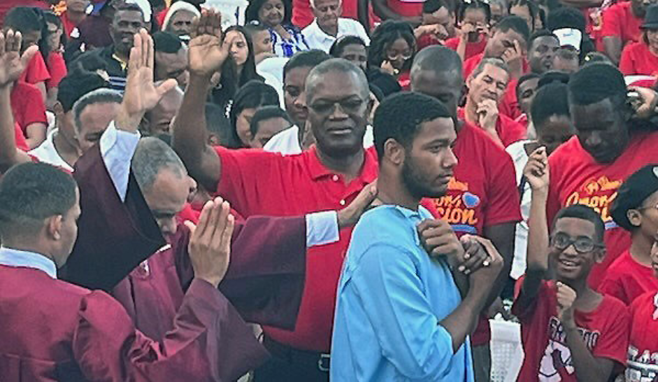 Dominican Republic baptisms with Atlantic Union leaders