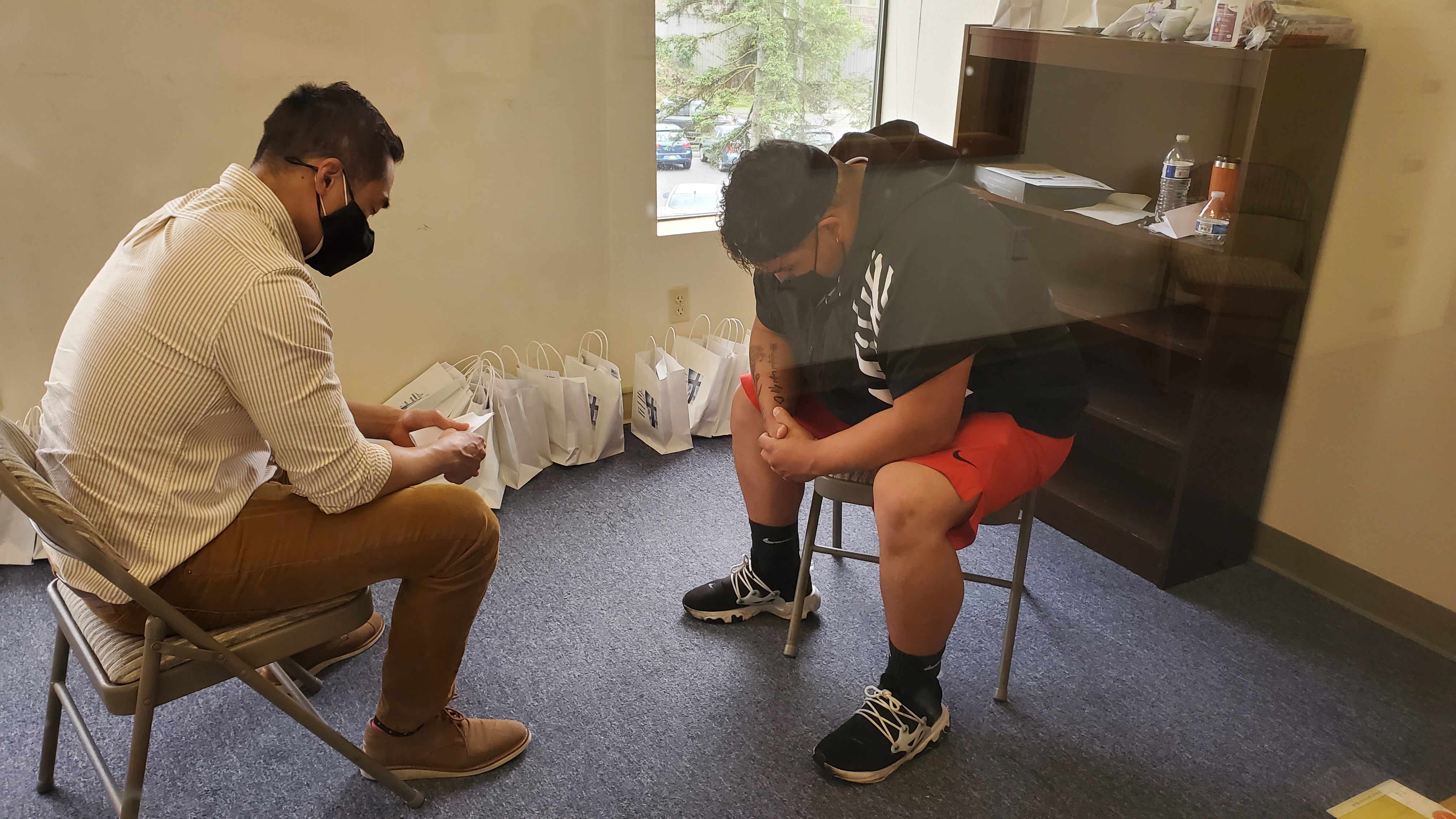 LifeBridge dental clinic in Tacoma, Washington, prayer