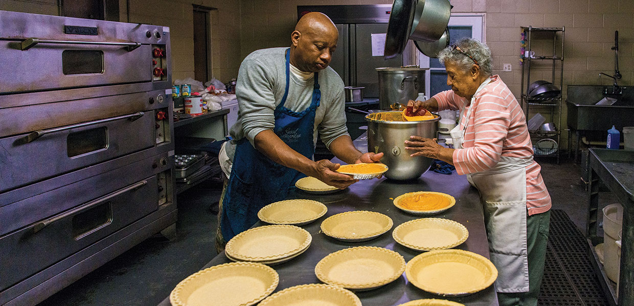 Pie Lady of Soso church bakes pumpkin pies for Thanksgiving