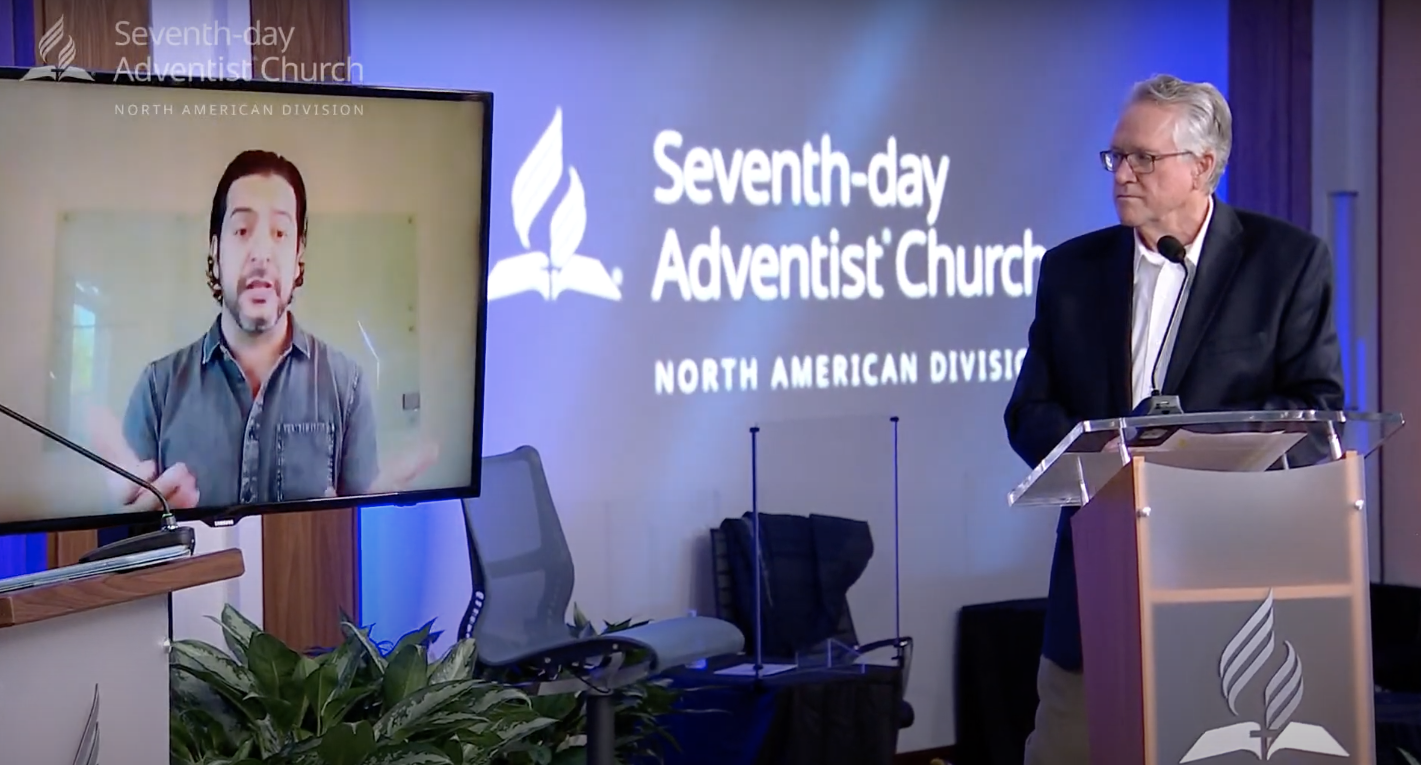 Manny Arteaga, pastor of the KalĒo Seventh-day Adventist Church in Arcadia, California, shares how he and his friends created the Bible study “Tacology” small-group. Photo: Screen capture from livestream on YouTube. 