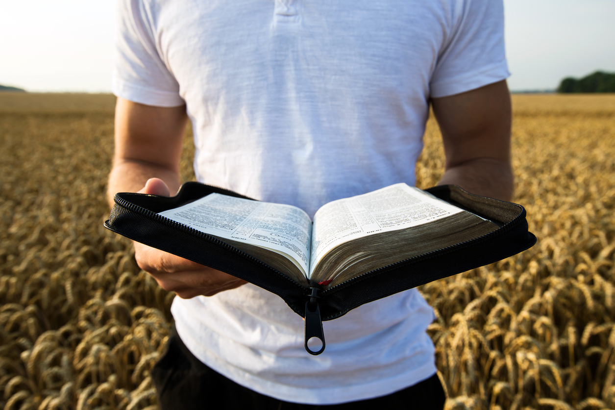 eHuddle article photo young man reading Bible