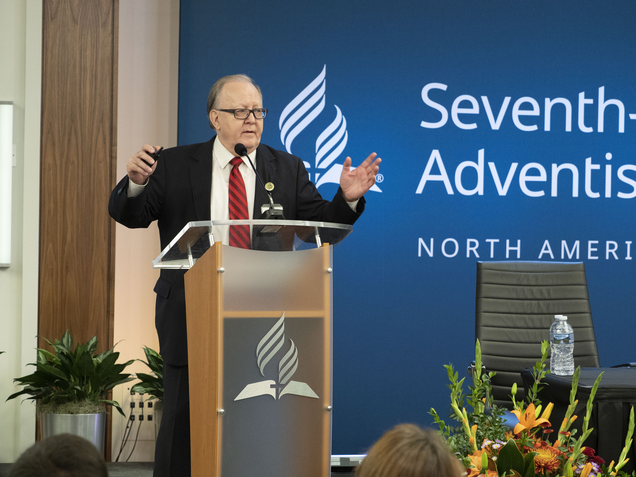 Daniel R. Jackson, president of the Seventh-day Adventist Church in North America (NAD), presents his report during the first business session of the 2018 NAD Year-End Meeting. Photo by Mylon Medley 