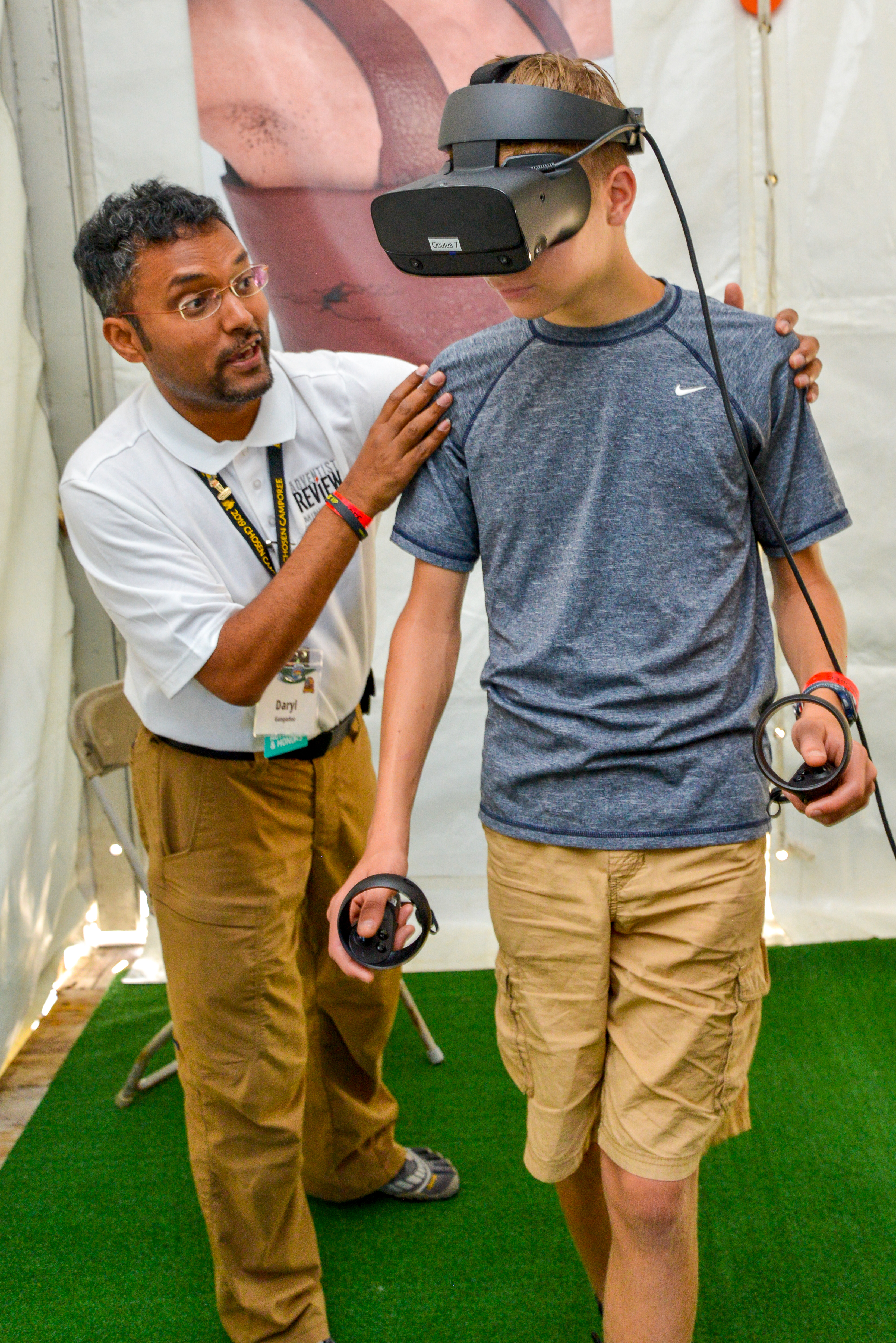 Adventist Review Ministries offered a unique, high-tech experience to Pathfinders at the 2019 Chosen International Camporee with a virtual reality Bible game and specialized David and Goliath Chosen pins.